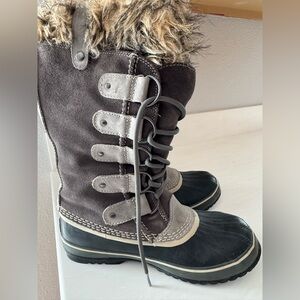 Sorel Joan arctic waterproof boots. Size 9 good condition